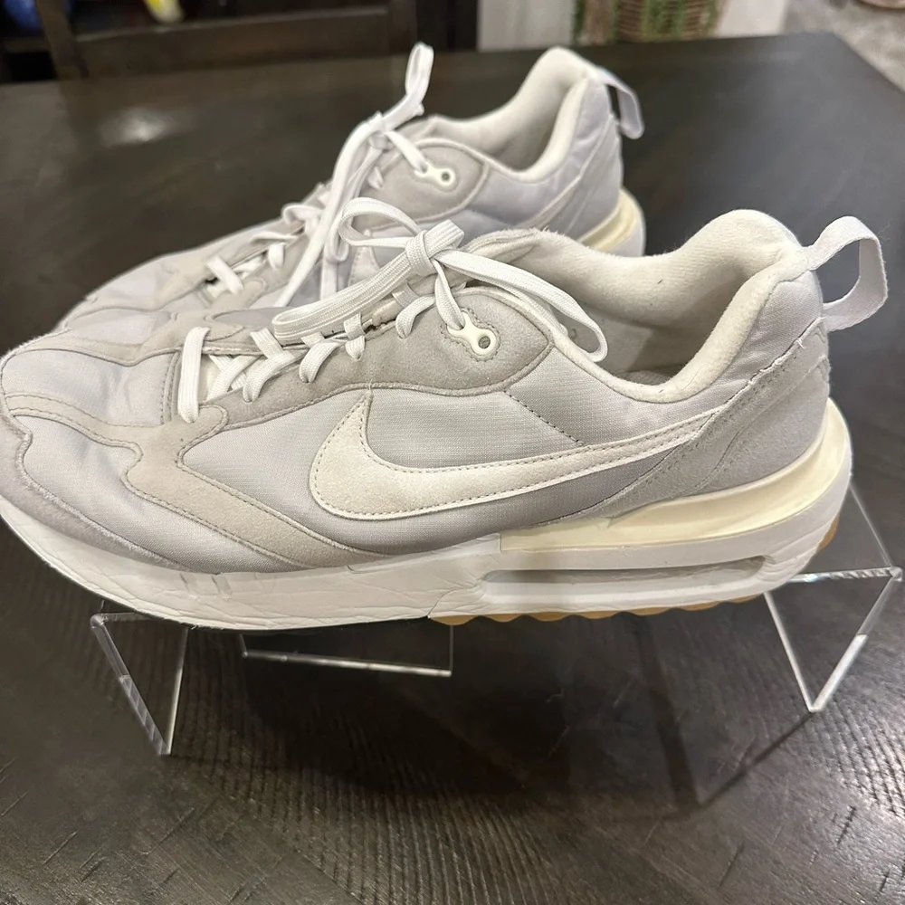 Nike Men's Athletic Shoes - White - Picture 11 of 13